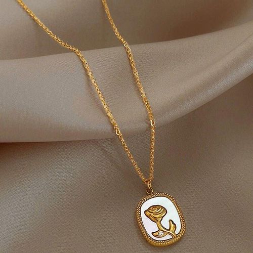 A rose chain Necklace