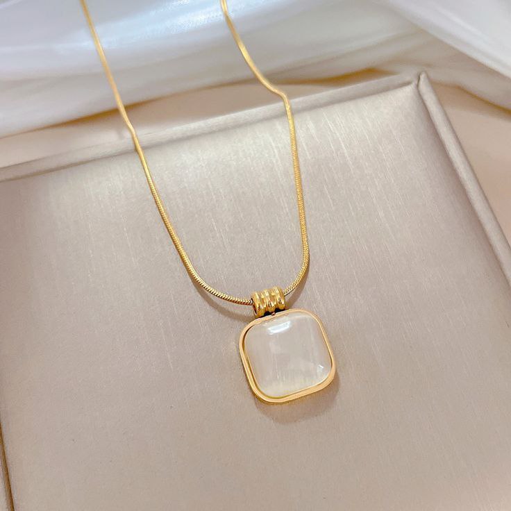 Cat eye necklace